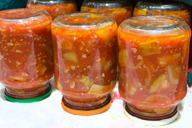 Острые кабачки с помидорами на зиму – рецепт с фото