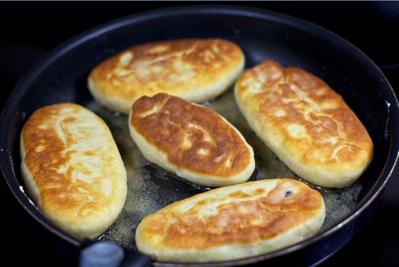 Пирожки с картошкой жареные на сковороде:разыне рецепты теста и начинки