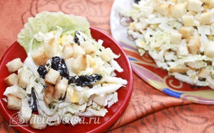 Салат с пекинской капустой и сухариками: 3 вкусных рецепта