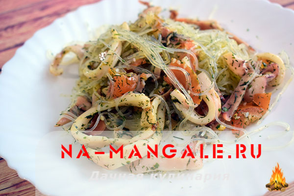 Фунчоза с кальмарами: рецепты блюда с овощами и салата с добавлением креветок и грибов