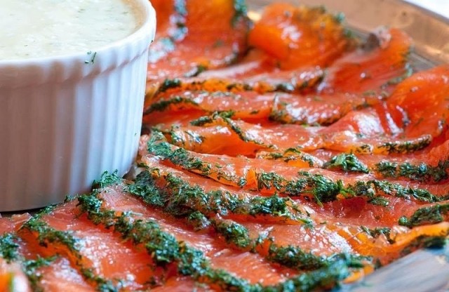 Гравлакс из лосося или семги: рецепты со свеклой и классический